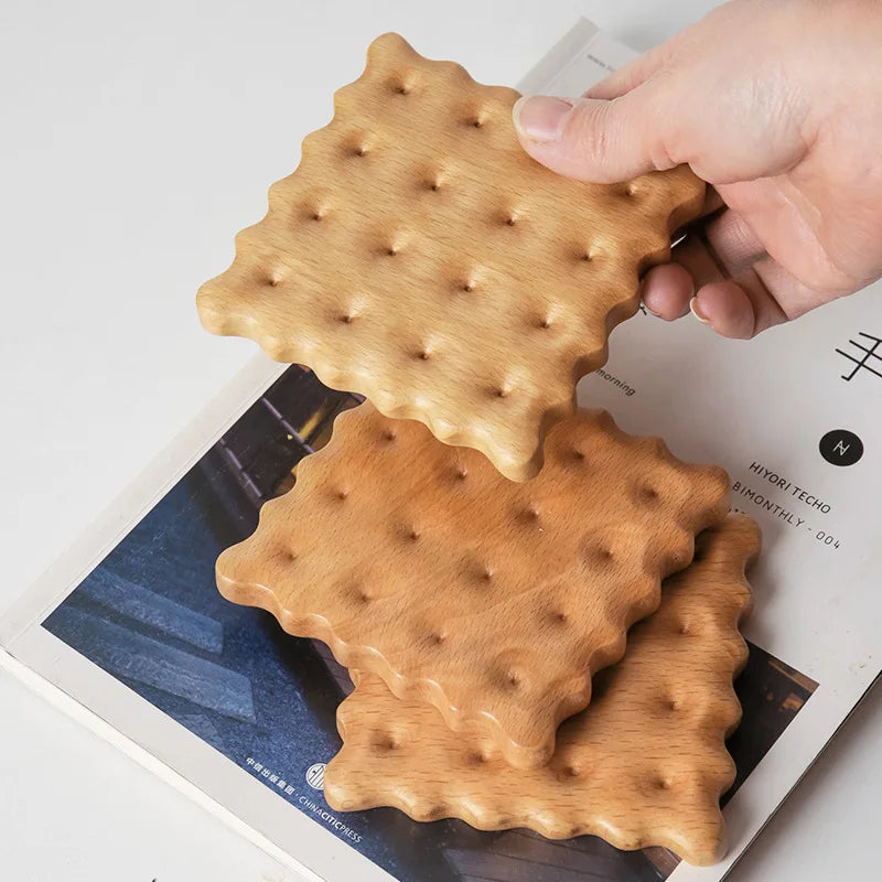 Cute Biscuit Shape Wooden Coaster Natural Beech/Walnut Cup Mat for Coffee Tea, Anti-scald Pad for Home Kitchen Protection Pad